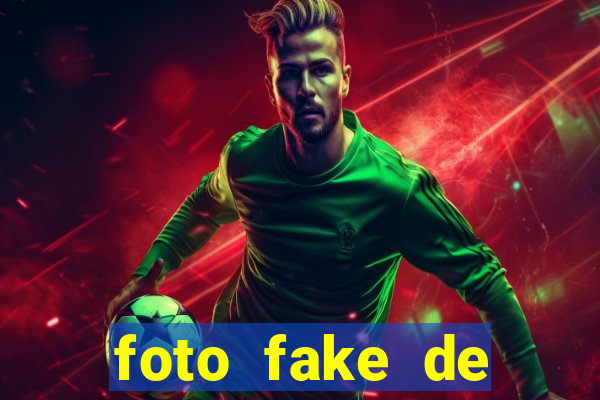 foto fake de menina no espelho cabelo cacheado